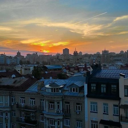 Mansard Apartment Antonovicha 4 كييف المظهر الخارجي الصورة