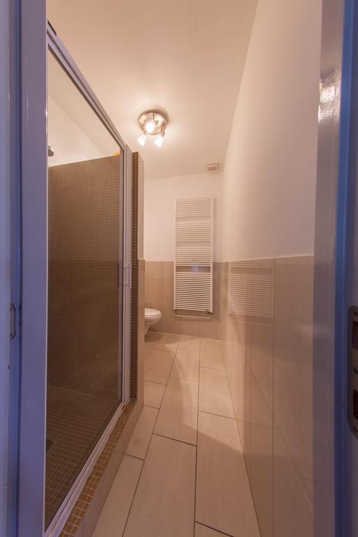 Mansard Apartment Antonovicha 4 كييف الغرفة الصورة