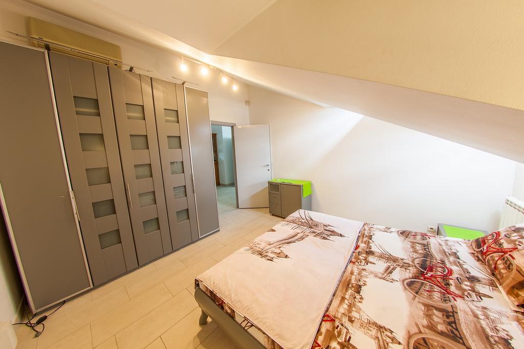 Mansard Apartment Antonovicha 4 كييف المظهر الخارجي الصورة